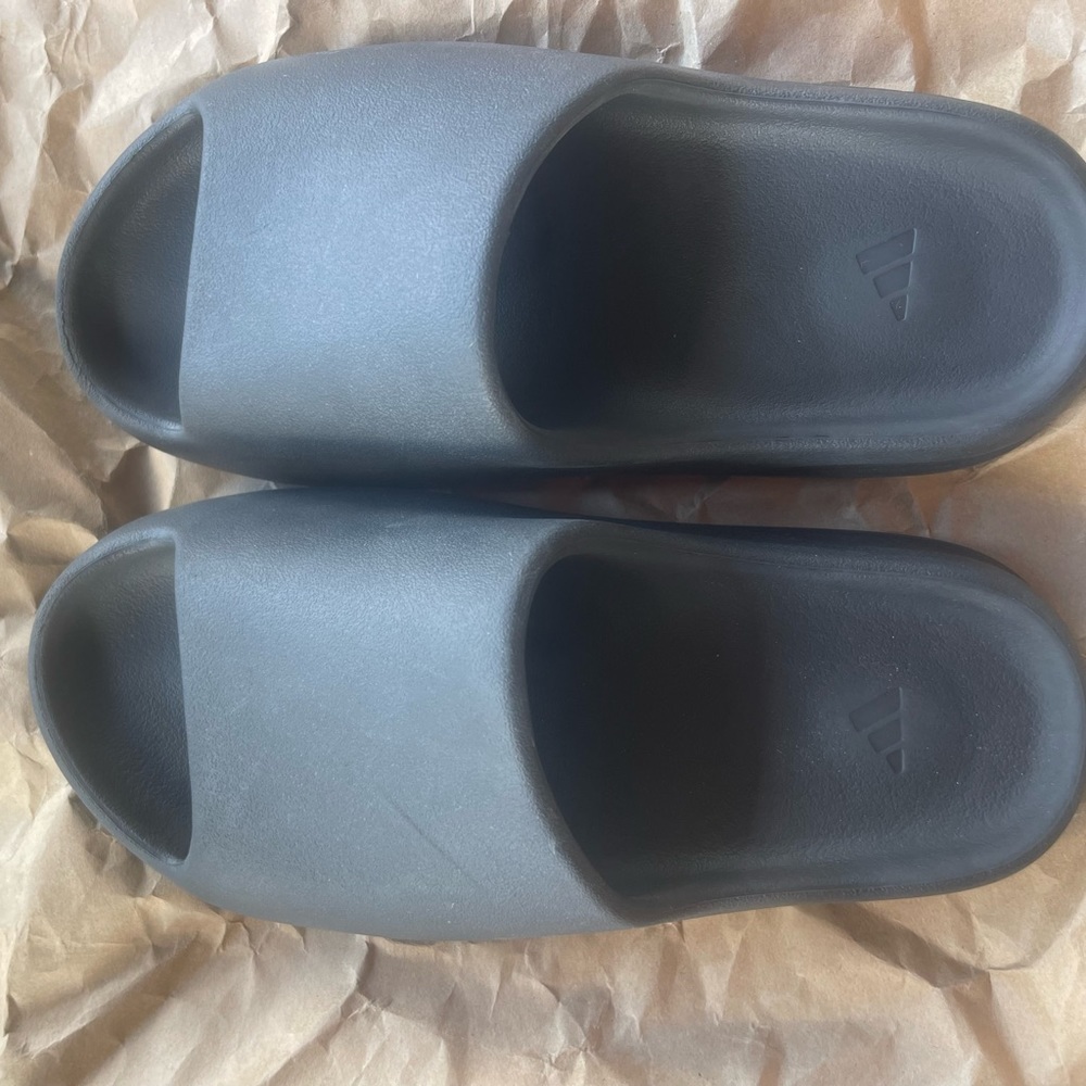New Yeezy slides